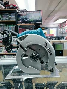Scie circulaire Makita