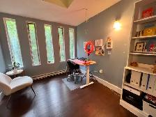 3 Bed Den UPPER suite in House with HUGE yard - Photo 6