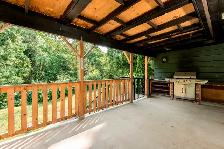 3 Bed Den UPPER suite in House with HUGE yard - Photo 7