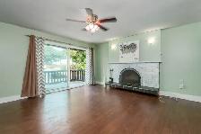 3 Bed Den UPPER suite in House with HUGE yard - Photo 10