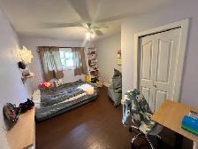 3 Bed Den UPPER suite in House with HUGE yard - Photo 17