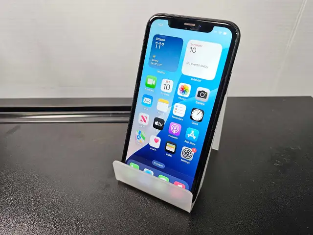 64GB Iphone XR 81% Battery