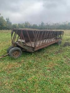 Feed Wagon - Photo 2