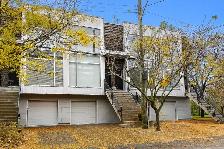 2-BEDROOM TOWNHOUSE | 2 FULL BATH | OFFICE AREA | 3 PARKING