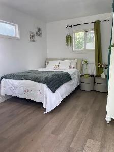 Furnished Room for Rent - Near Lansdowne Subway - $350/week - Photo 2