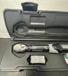 MAXIMUM 1/2" TORQUE WRENCH W/CASE - Photo 4