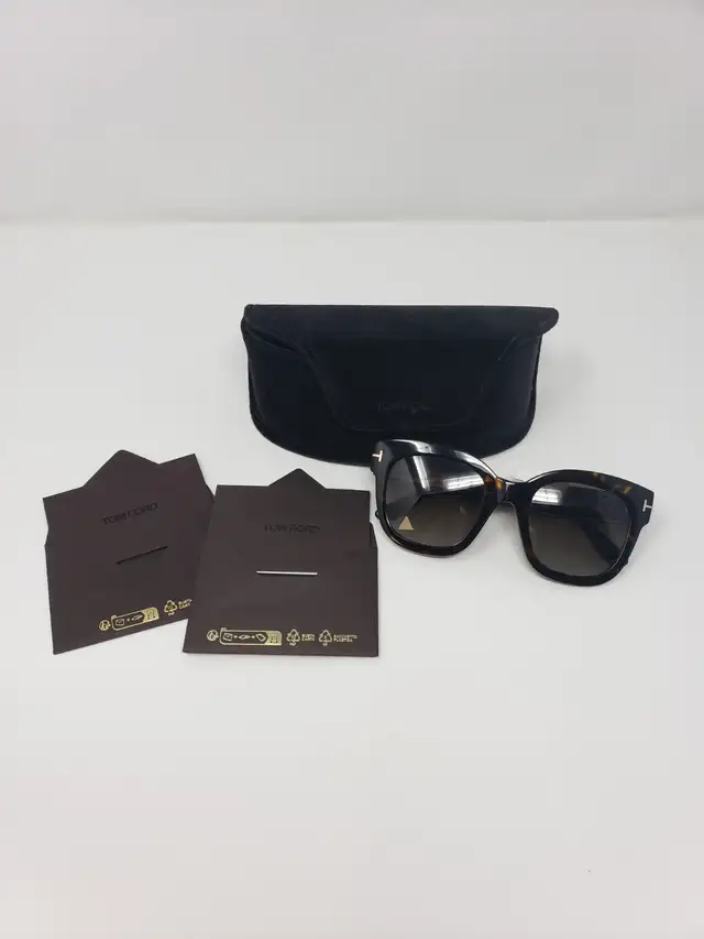 (B1603) Tom Ford Beatrix 02 Sunglasses