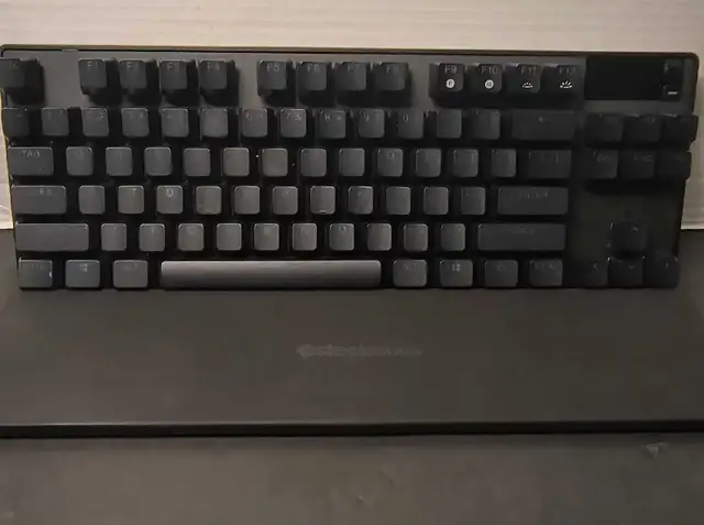 STEELSERIES APEX PRO TKL KEYBOARD