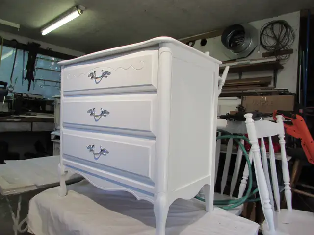 Vintage dresser excellent condition