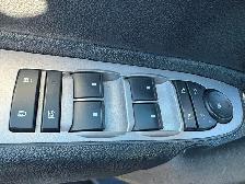 2010 Chevrolet Silverado 1500 LT - CREW CAB - CLEAN CAR FAX - Photo 10