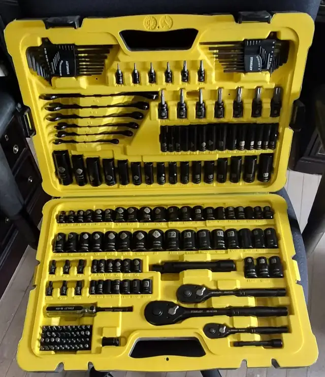 STANLEY 183-PIECE BLACK CHROME MECHANICS TOOL SET STMT71662 $150