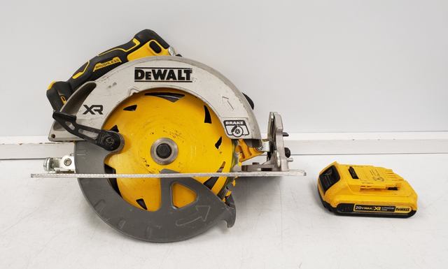 (9925966) DeWalt DCS590 Circular Saw