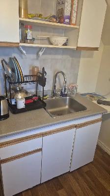 $625 - Cozy Attic Room Available - Photo 3