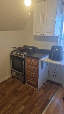 $625 - Cozy Attic Room Available - Photo 4
