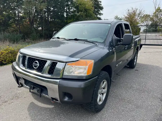 Nissan Titan 2012 4x4 SV