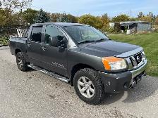 Nissan Titan 2012 4x4 SV - Photo 2