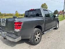 Nissan Titan 2012 4x4 SV - Photo 3