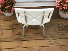Chaise de douche en plastique et aluminium pour le bain - Photo 4
