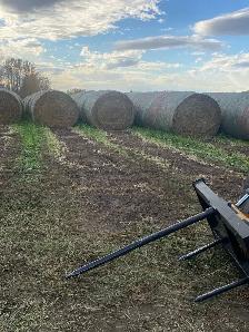 Hay Bales - Photo 4
