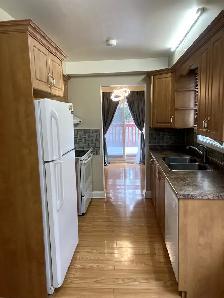Four bedrooms detached house for rent- Downtown Brampton - Photo 5