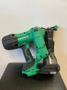 Metabo HPT Roofing Nailer - Photo 6