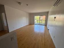 PRIX RÉDUIT ! 4½ À LAVAL 1 795 $ | 2 CHAMBRES | 2 STATIONNEMENTS - Photo 4