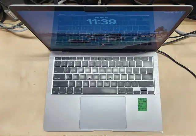 2020 13' MacBook Air A2337 M1 8GB 256GB macOS Tahoe