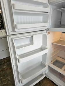 Refrigerator 28' - Photo 3