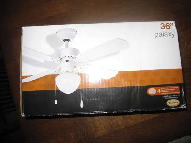 NEW IN BOX 36'CANARM WHITE 4 BLADE WITH LIGHT 3 SPEEDS FWD & REV