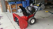 Toro Gas snow thrower - 10HP - 28inch
