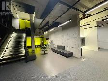 One Bedroom Condo Apartment in Downtown Toronto - Photo 2