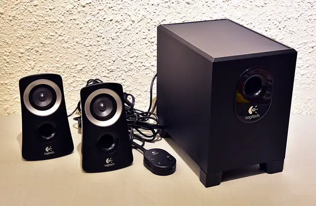 Logitech Computer Speakers with Subwoofer & Remote (Mint)