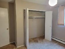 1 Large Bdr apartment  balcony& den $1090 Dec 01 - Photo 4