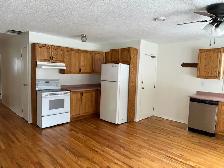 Main-floor three bedroom apartment in Val Caron - Photo 3