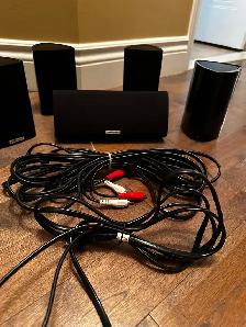 Ensemble 5 hauts parleurs et 1 subwoofer neuf 150$ négociable.