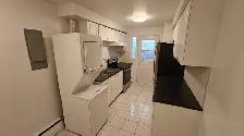 5 ½ - CHAUFFER, ELECT, ACC, A/C INCL – HEATED, APPL, AC INCLUDED - Photo 5