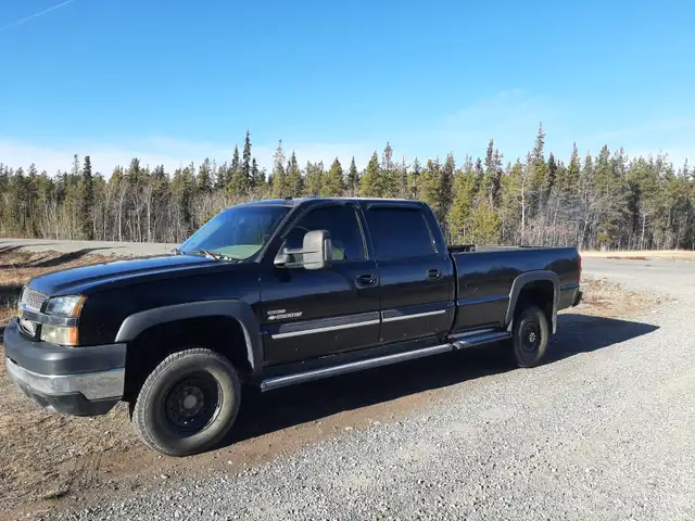 2003 2500HD DURAMAX LONG BOX CREW CAB 4X4  TRADE