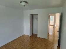 5 ½ - CHAUFFER, ELECT, ACC, A/C INCL – HEATED, APPL, AC INCLUDED - Photo 12