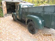 1952 International Harvester L130  ..$18,900.. inline 6-4-speed - Photo 3