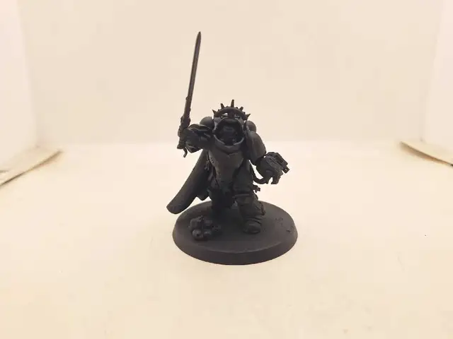 Warhammer 40k Primaris Space Marine Gravis Captain Primed Black