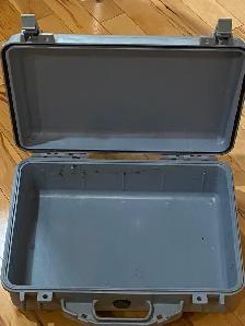 Pelican 1500 Hard Case. Waterproof. 17"x12"x7" - Photo 3