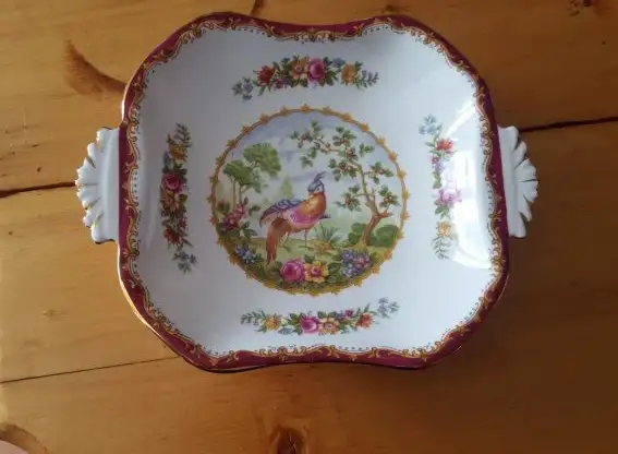 Royal Albert - Maroon Chelsea Bird