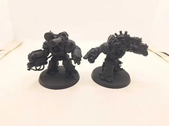 Warhammer 40k Chaos Space Marine 2 Obliterators Primed Black