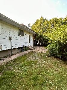 Renovated 2-Bed Unit, $1,550 All Utilities Included - Photo 13