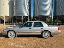 2009 Mercury Grand Marquis LS Ultimate Edition -107,358kms-