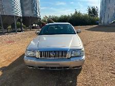2009 Mercury Grand Marquis LS Ultimate Edition -107,358kms- - Photo 2
