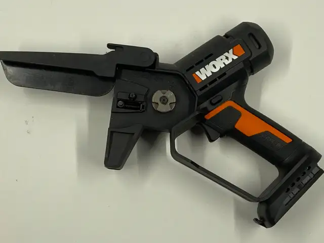 Worx Cordless Mini Chainsaw, 20V 5' Pruning Saw, WG326