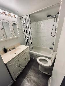 2-Bedroom Upper-Level Apartment for Rent – Downtown - Photo 3