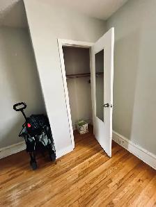 2-Bedroom Upper-Level Apartment for Rent – Downtown - Photo 5
