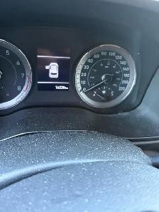 2022 Hyundai Venue Preferred – Silver – Only 16,236 km! - Photo 4